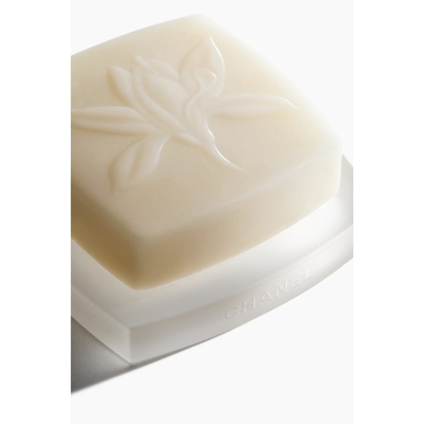 洗顔料 CHANEL SUBLIMAGE LE SAVON DE SOIN 115g Chanel Sublimage Le Savon De Soin ingredients (Explained)